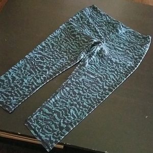 Fabletics cropped leggings